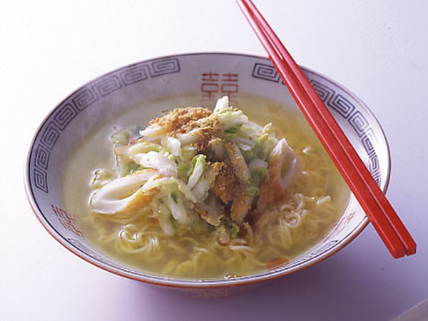 白菜とちくわのごま風味ラーメン