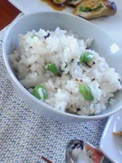 枝豆と塩昆布の混ぜご飯の写真