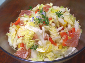 さっぱりシャキシャキ♪白菜の彩りサラダ