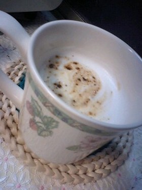 ホッとするね。ミルクコーヒーはいかが?