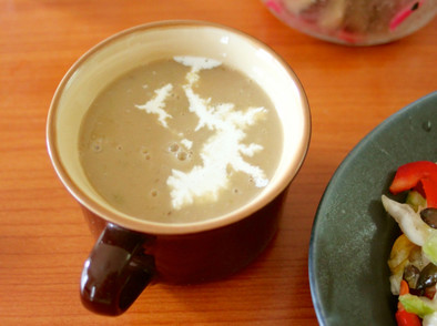 秋の滋養スープ。栗のクリーミーポタージュの写真