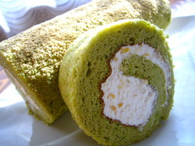 抹茶とマロンクリームのロールケーキ