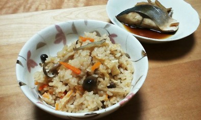 米油でうまみUP！炊き込みご飯の写真