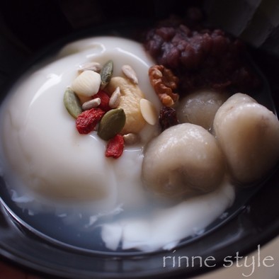 台湾スウィーツ✤杏仁から杏仁豆腐と芋圓の写真