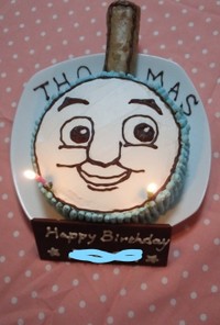 簡単トーマスお誕生日ケーキ