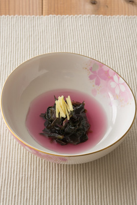 金時草の美しい酢の物