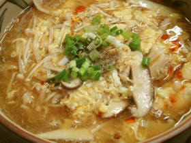 キノコたっぷり!酸辣湯風ラーメン