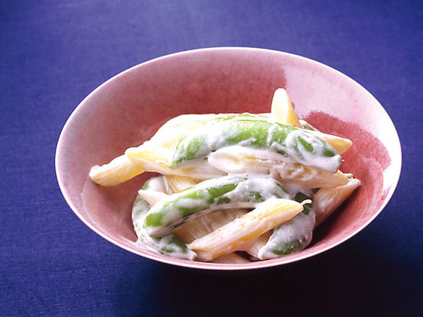 ペンネとスナップえんどうのホットサラダ