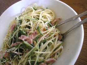 水菜とベーコンのパスタ