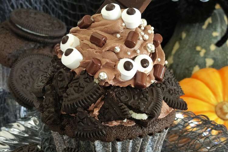 簡単ハロウィン 目玉のチョコカップケーキ レシピ 作り方 By ｂiｂiすみれ クックパッド 簡単おいしいみんなのレシピが358万品