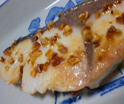 シンプルがうまい★ぶりの塩焼きにんにく味の写真