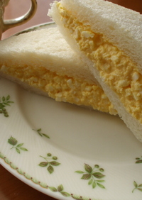 パン屋さんの贅沢卵サンド