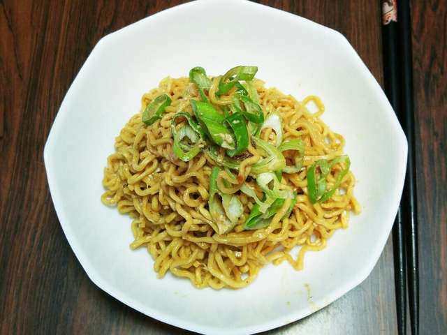 ｲﾝｽﾀﾝﾄﾗｰﾒﾝで 広島風焼きそば By とらねこトラちゃん