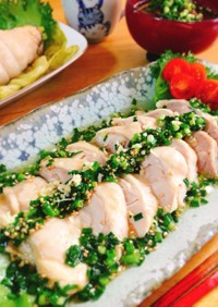 蒸し鶏+ネギソース葱油鶏(ソンユーチー)