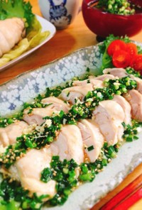 蒸し鶏+ネギソース葱油鶏(ソンユーチー)