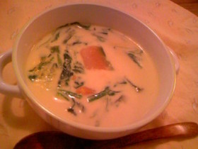 かぼちゃとほうれん草の豆乳スープ