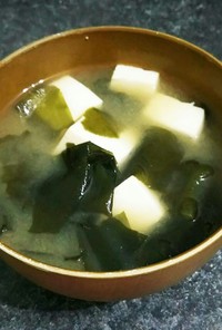 豆腐と生わかめのお味噌汁(ふVer.も)