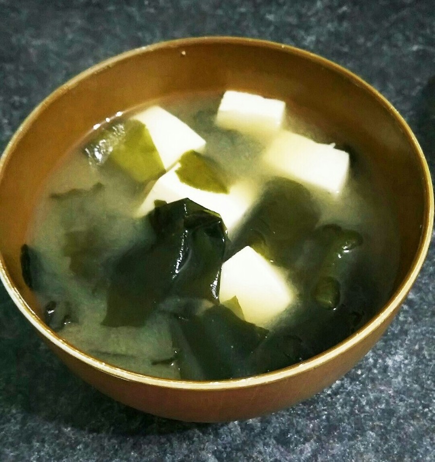 豆腐と生わかめのお味噌汁(ふVer.も)の画像