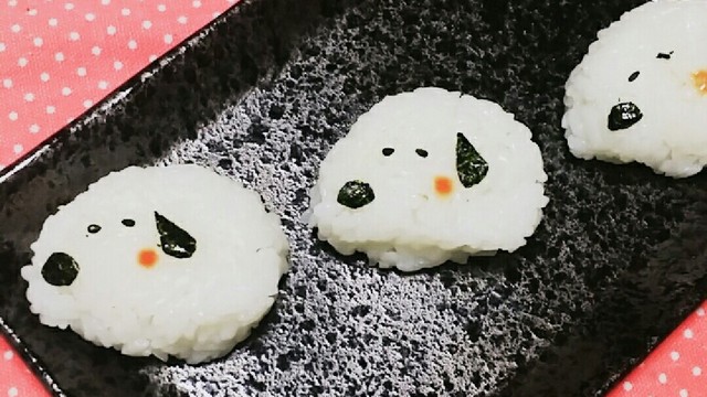 離乳食手づかみ 簡単スヌーピーのおにぎり レシピ 作り方 By ひぃらぃ クックパッド 簡単おいしいみんなのレシピが357万品
