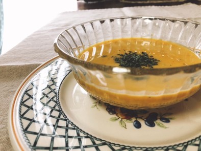 材料3つ冷たいかぼちゃスープ時短簡単の写真