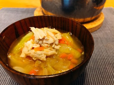サラダチキンで作るたっぷり野菜スープの写真
