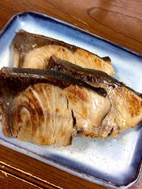 油なしでもふっくら♡鰤の塩焼き
