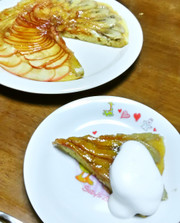 HMでりんごとバナナのフライパンケーキの写真