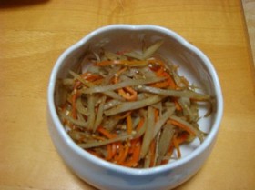 我が家のきんぴらごぼう♪