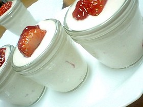 豆腐&イチゴのムース♪ほんのりピンク色