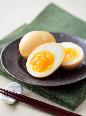 液みそにつけるだけ!みそ味玉