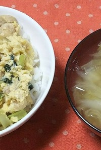 親子丼とキャベツのスープ
