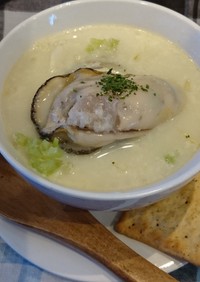 牡蠣とすりおろしかぶの豆乳スープ