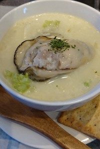 牡蠣とすりおろしかぶの豆乳スープ