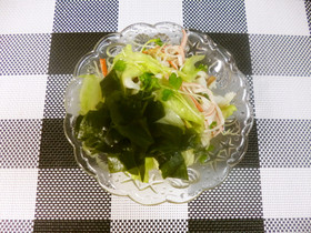 サラダにちょこっとワカメ(*^^)v