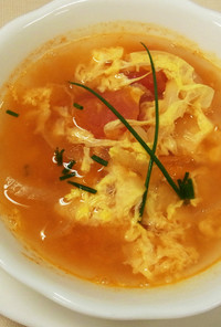 トマトの卵スープ（西紅柿蚕花湯）