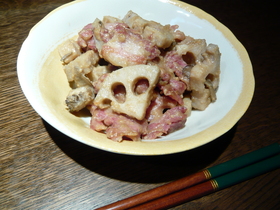 蓮根とベーコンのゴマ味噌炒め煮