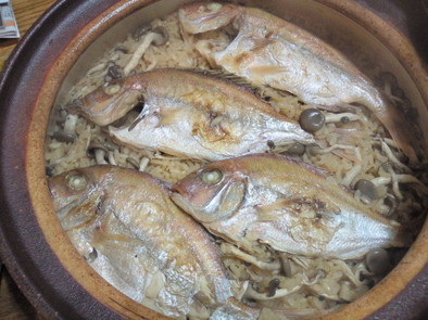 チダイの土鍋鯛めしの写真