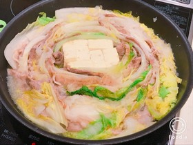 豚バラと白菜の、みぞれミルフィーユ無水鍋