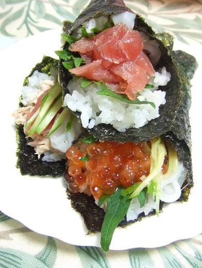 彩り手巻き寿司の写真