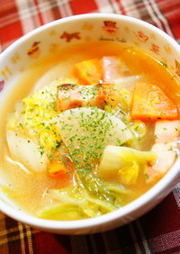厚切りベーコンと白菜のスープ