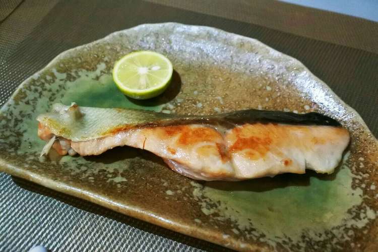 フライパンで簡単 ふっくら秋鮭の塩焼き レシピ 作り方 By Cocookstd クックパッド 簡単おいしいみんなのレシピが361万品