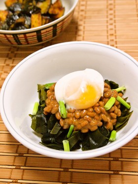 温玉のせ♪納豆ワカメサラダ