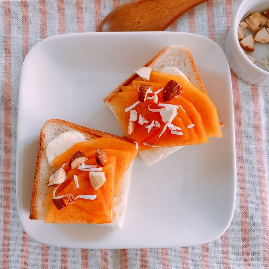 【簡単 柿とハチミツの美意識トースト】の画像