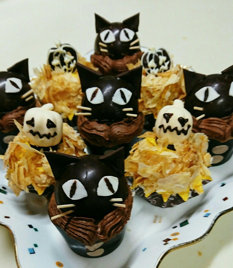黒猫のカップケーキデコレーションアイデアの画像