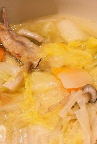 鶏の手羽先と白菜のシンプルスープ