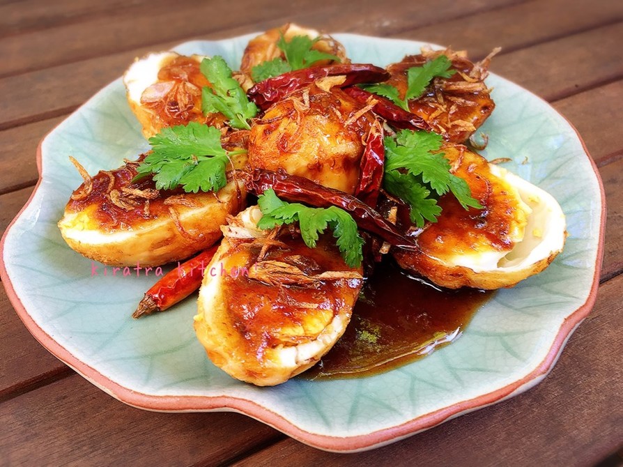 簡単タイ料理 ☆揚げ卵のタマリンドソースの画像
