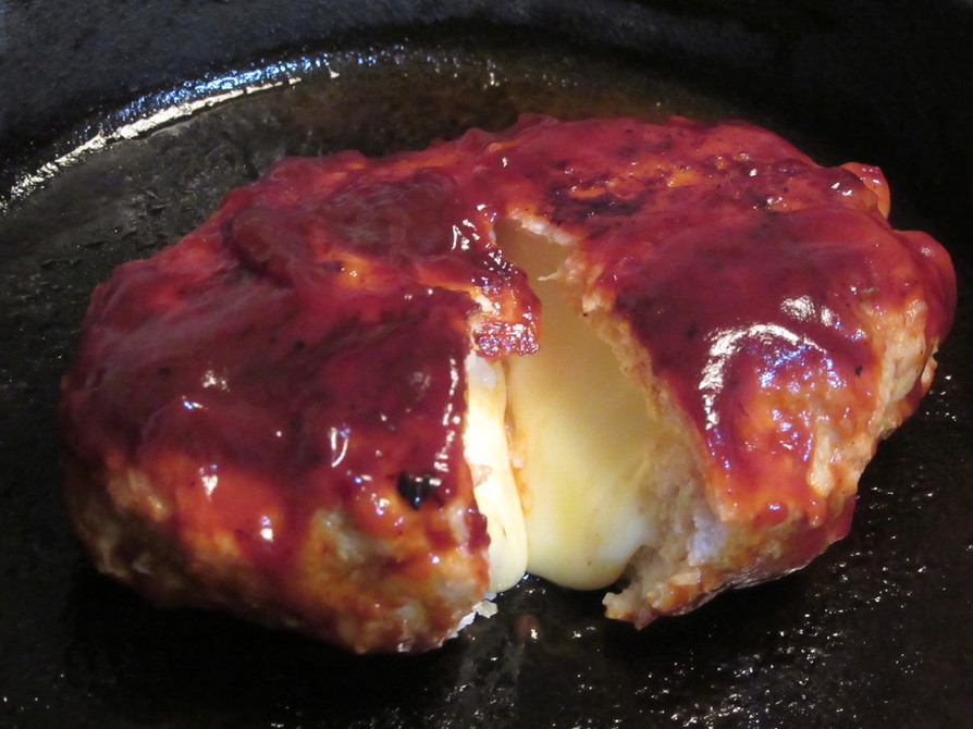 鶏ひき肉でやわらか～チーズinハンバーグの画像