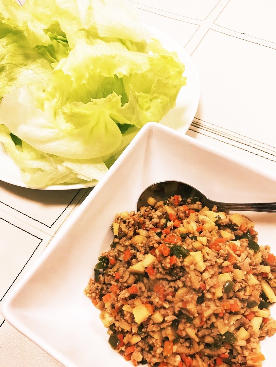 簡単！野菜と肉味噌のレタス包みの画像