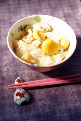 炊込栗ご飯の素で栗&しめじおこわを作る~