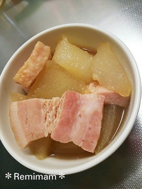 冬瓜とブロックベーコンの煮物